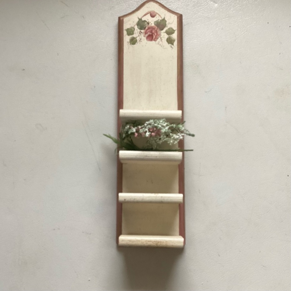 Vintage Floral Cream and Pink Wall Shelf